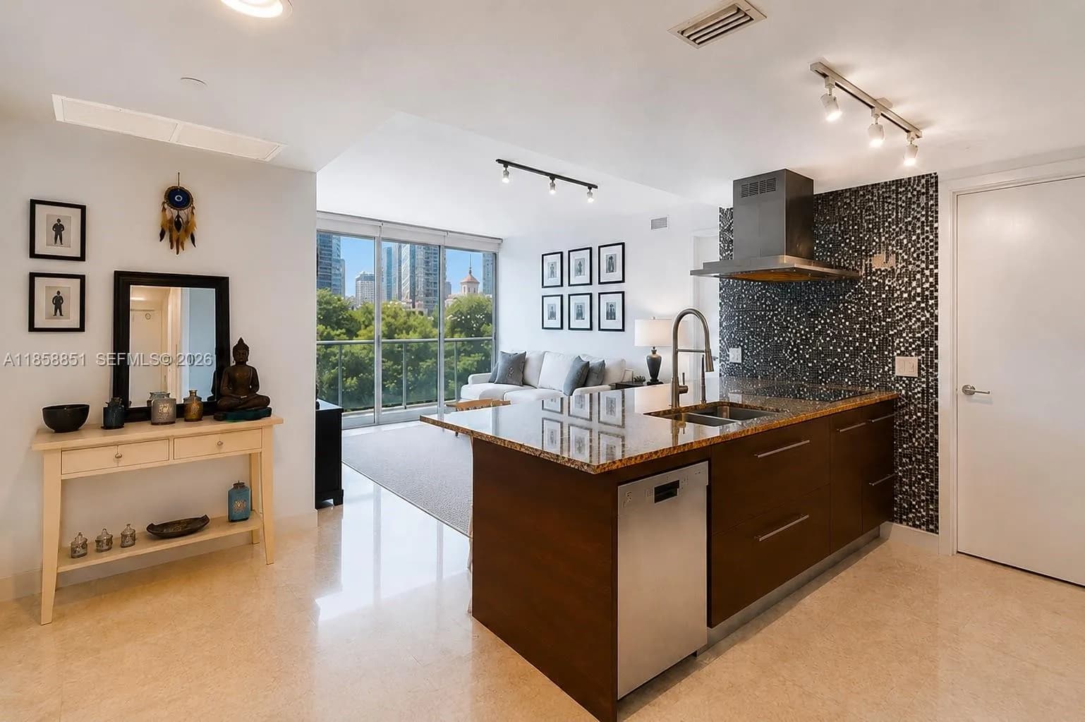 2 bedroom 2 bath for sale at 495 Brickell Ave # 411, Miami FL 33131