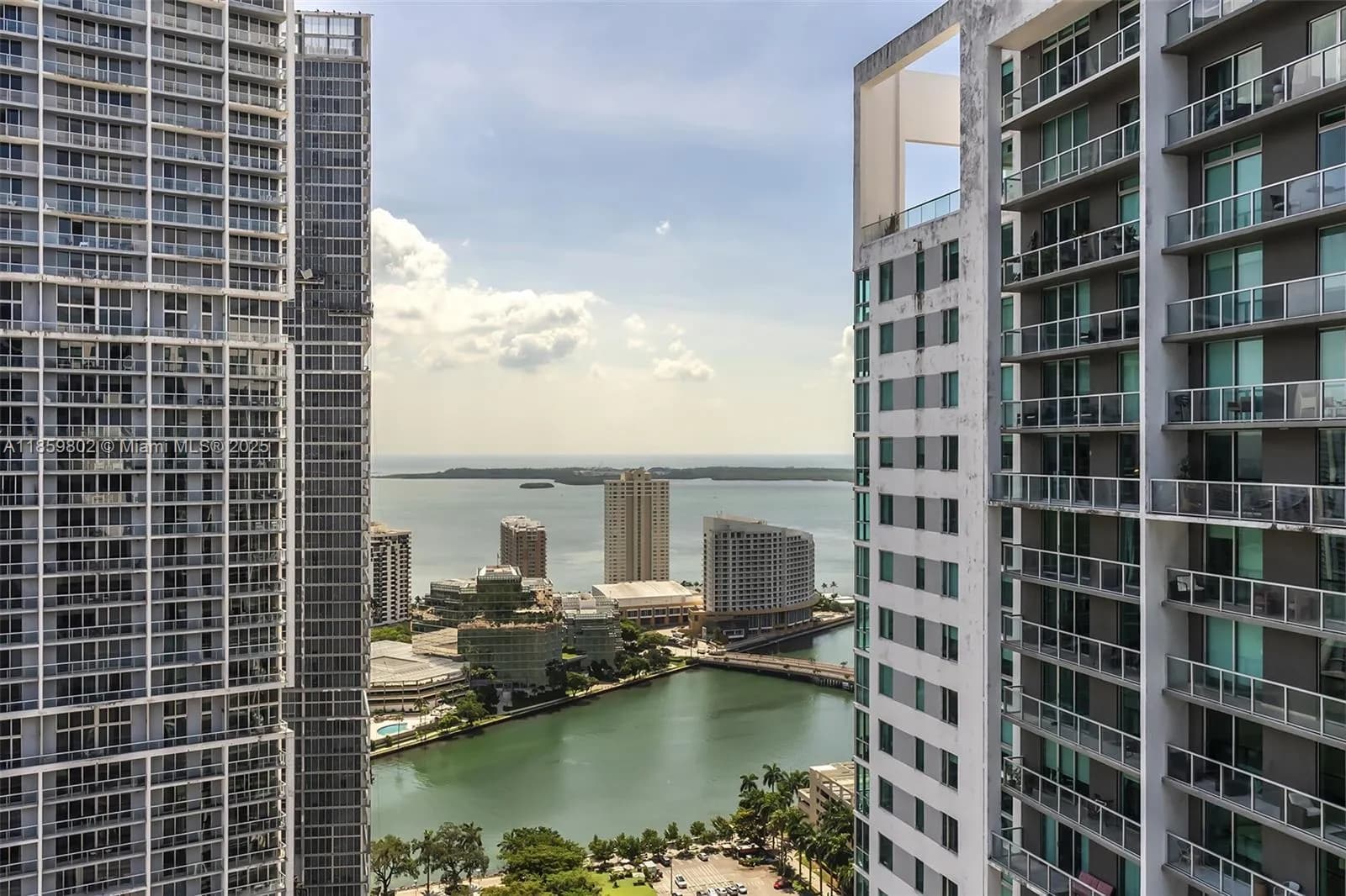 77 SE 5th St # 2701, Miami FL 33131