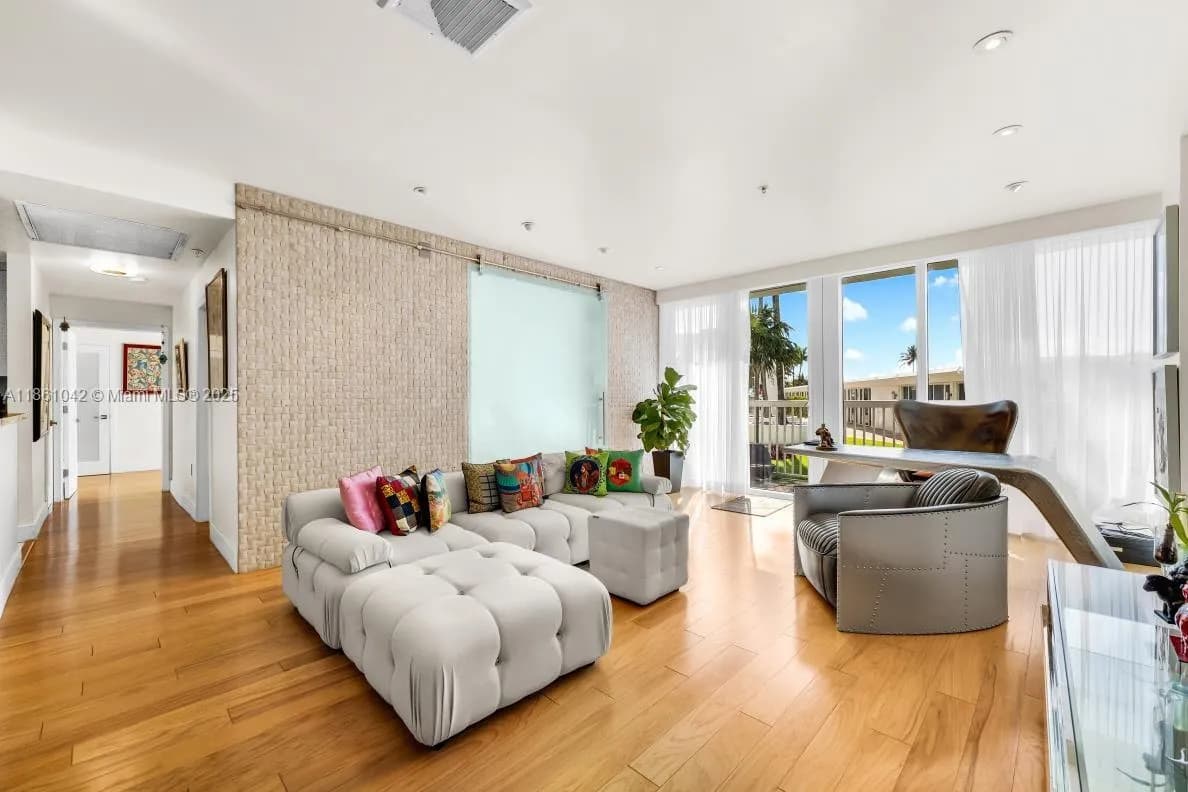 10275 Collins Ave # 102, Bal Harbour FL 33154