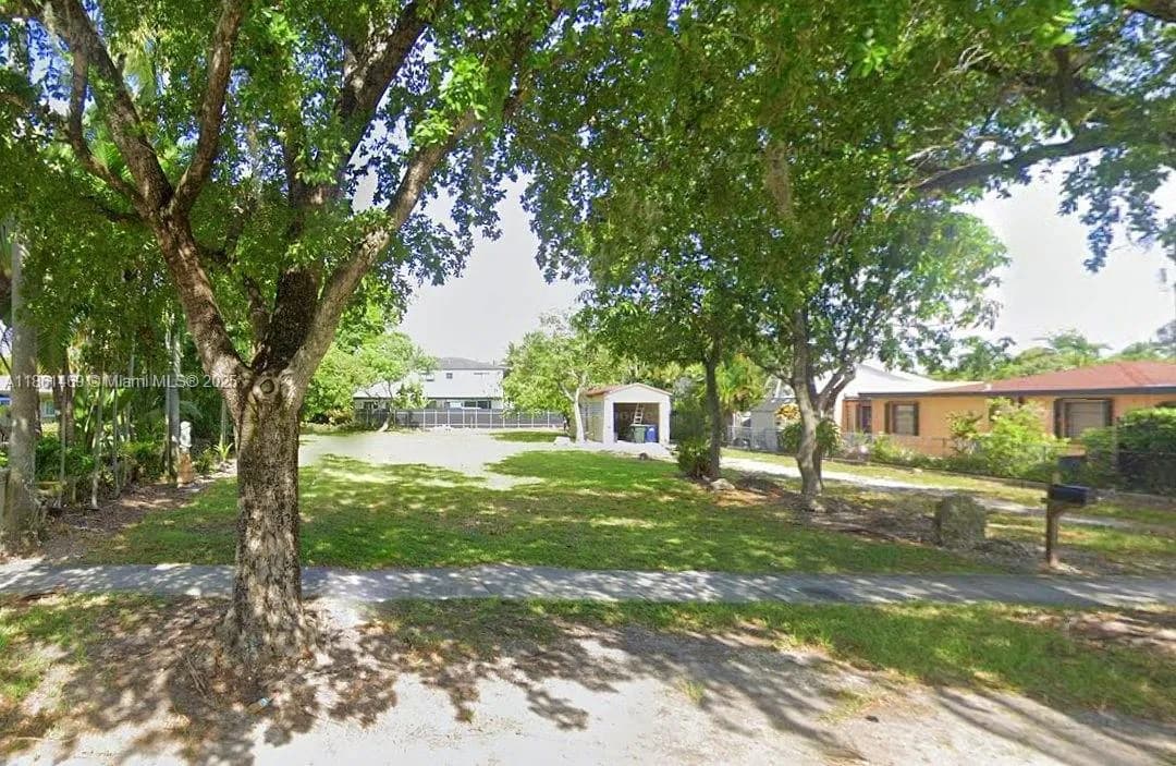 6500 SW 14th St, West Miami FL 33144