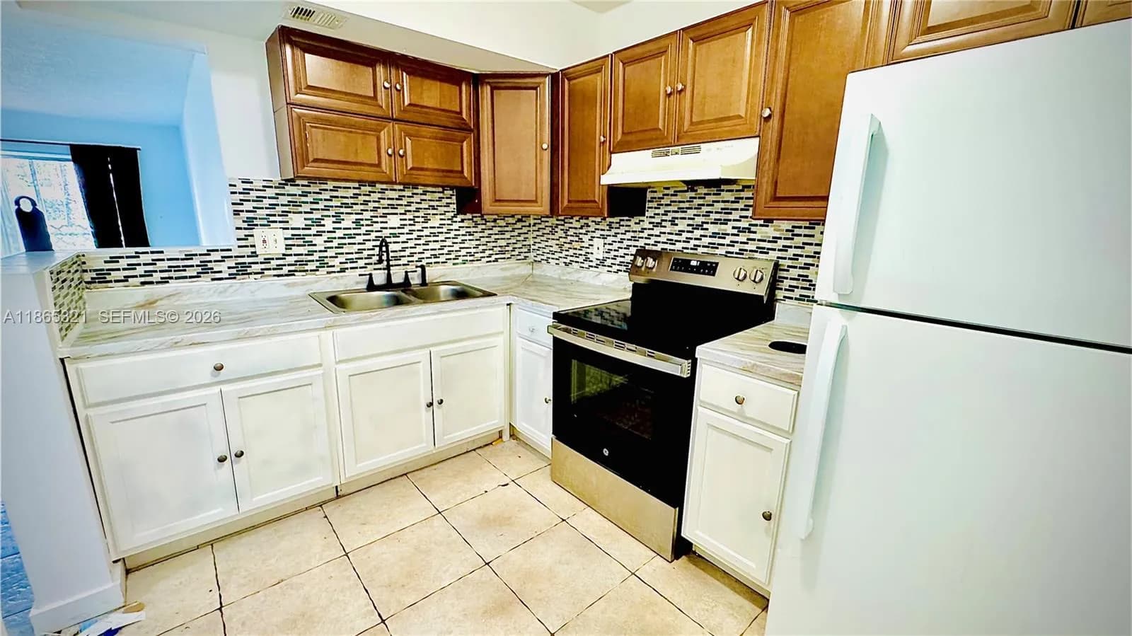2 bedroom 2 bath for sale at 3700 NW 21st St # 109, Lauderdale Lakes FL 33311