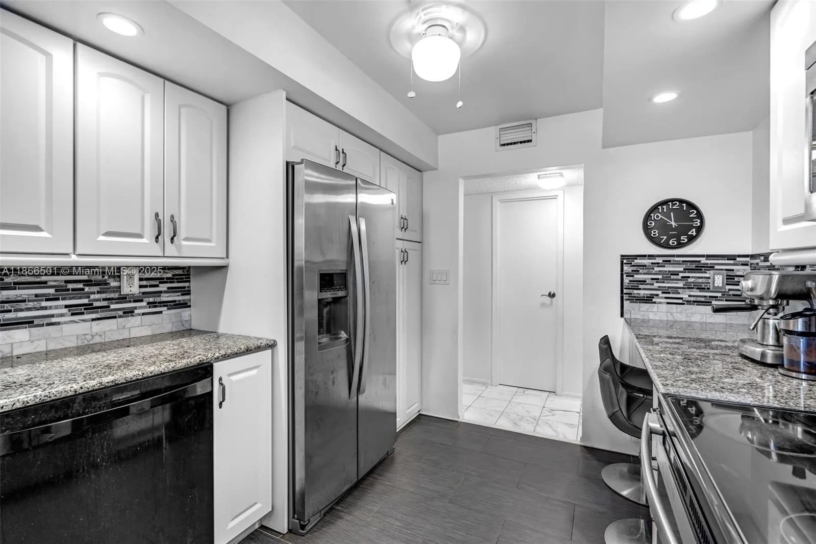 1000 Parkview Dr # 715, Hallandale Beach FL 33009