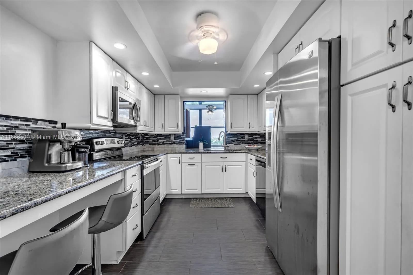 1000 Parkview Dr # 715, Hallandale Beach FL 33009