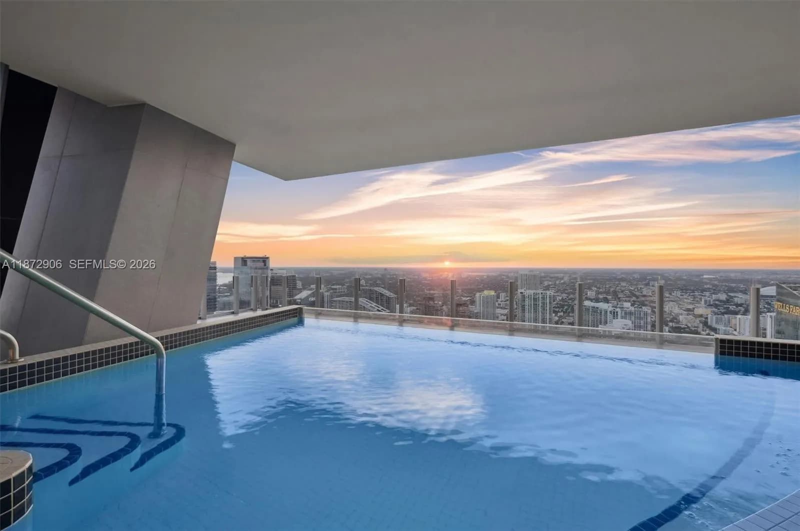 5 bedroom 6 bath for sale at 300 Biscayne Blvd Way, Miami FL 33131