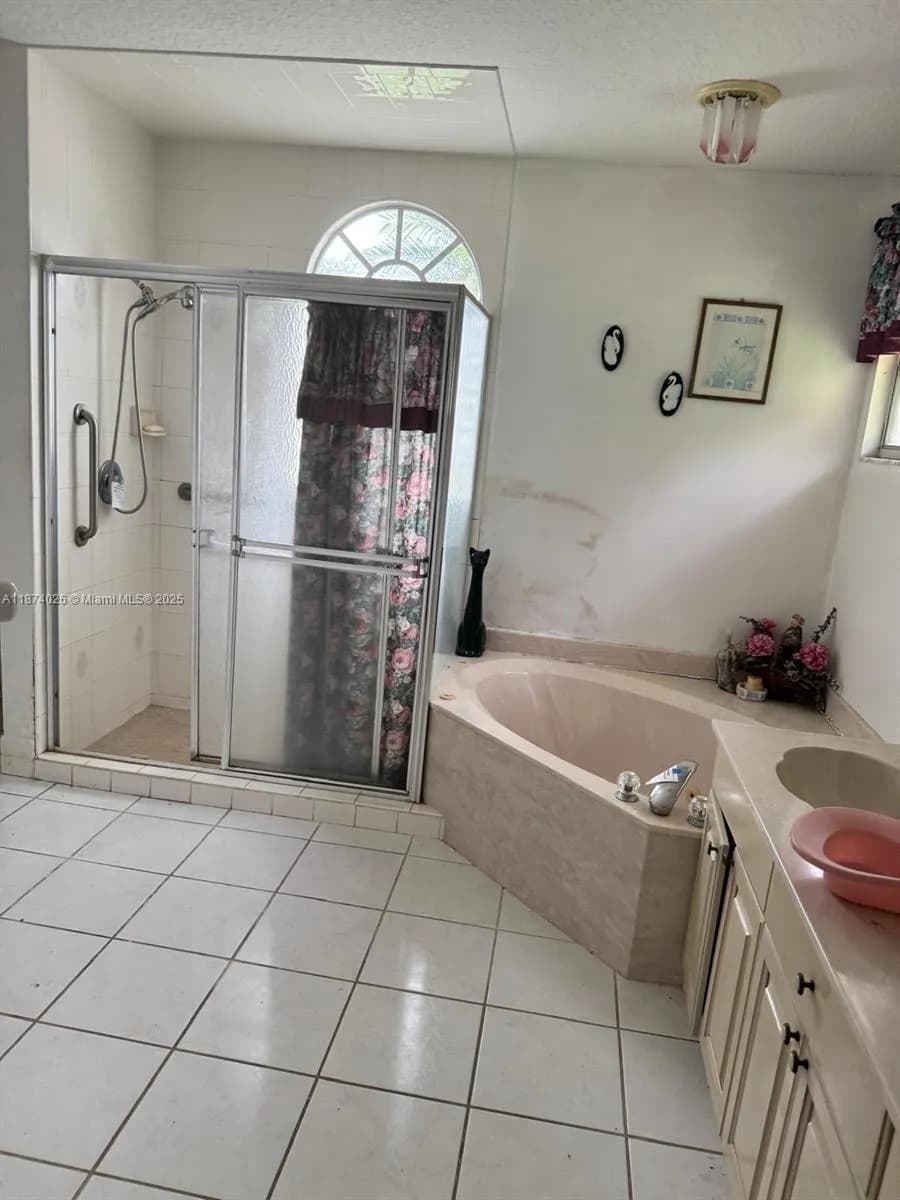 188 Gulfstream Cir, Royal Palm Beach FL 33411