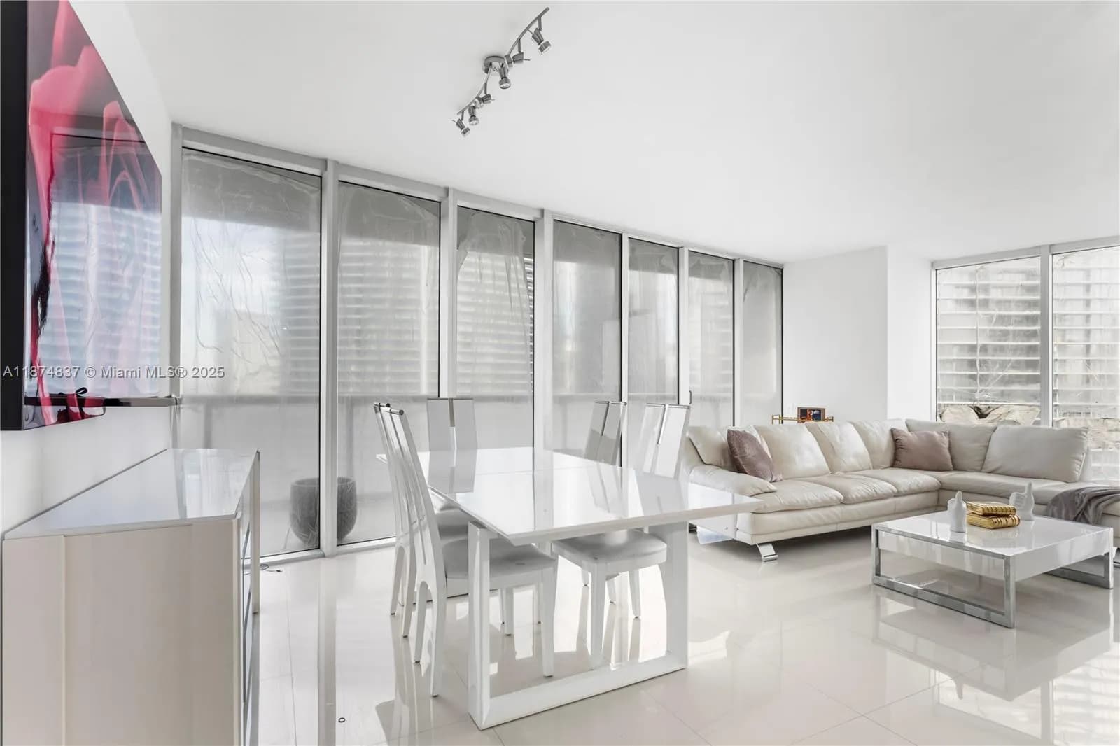 465 Brickell Ave # 2702, Miami FL 33131