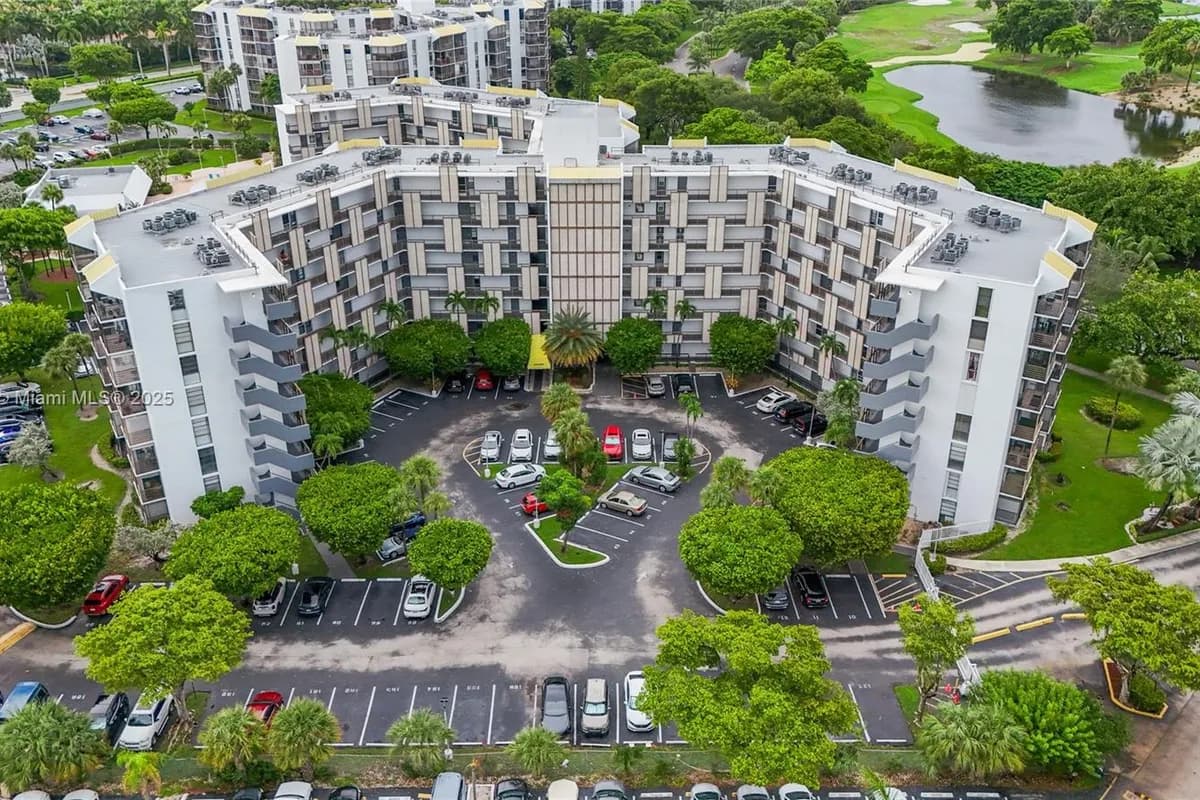 20400 W Country Club Dr # 416, Aventura FL 33180