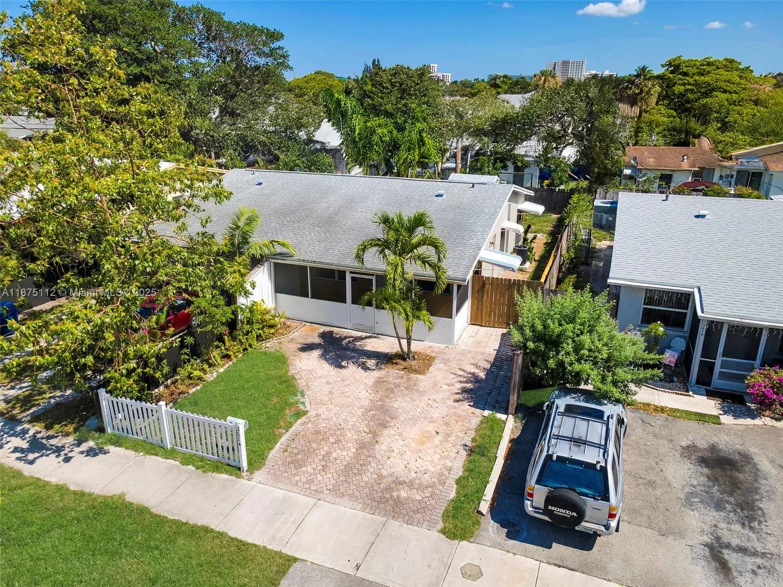 351 NE 57th Ct, Oakland Park FL 33334