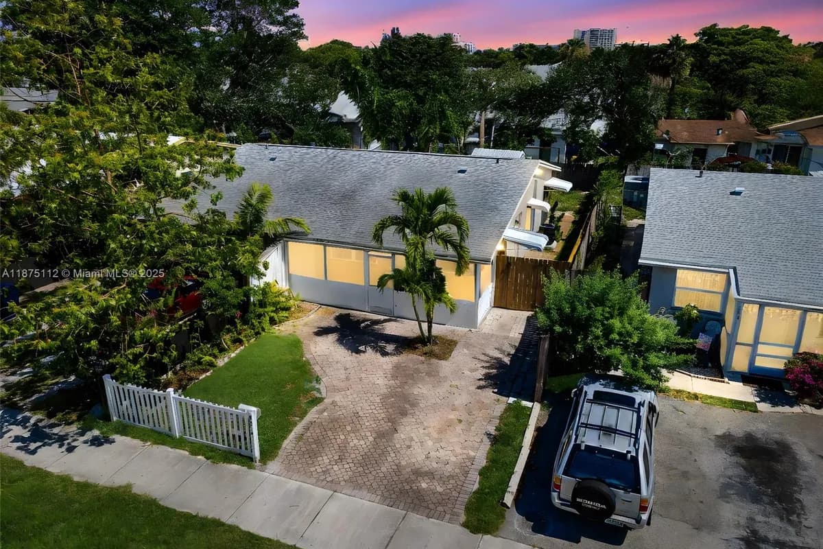 351 NE 57th Ct, Oakland Park FL 33334