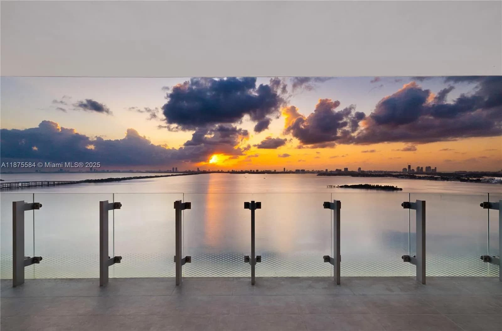 2 bedroom 3 bath for sale at 700 NE 26th Ter # 902, Miami FL 33137