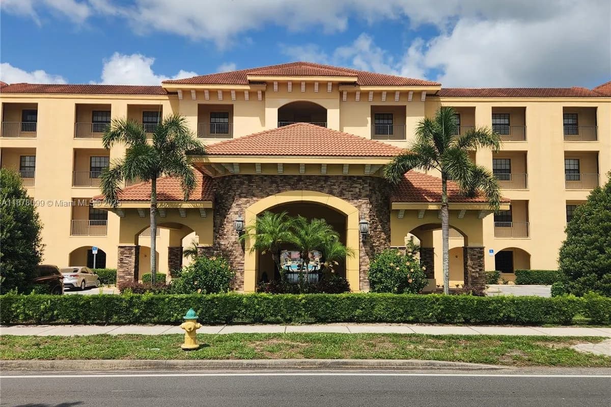 2351 Lakeview Dr # 114, Sebring FL 33875