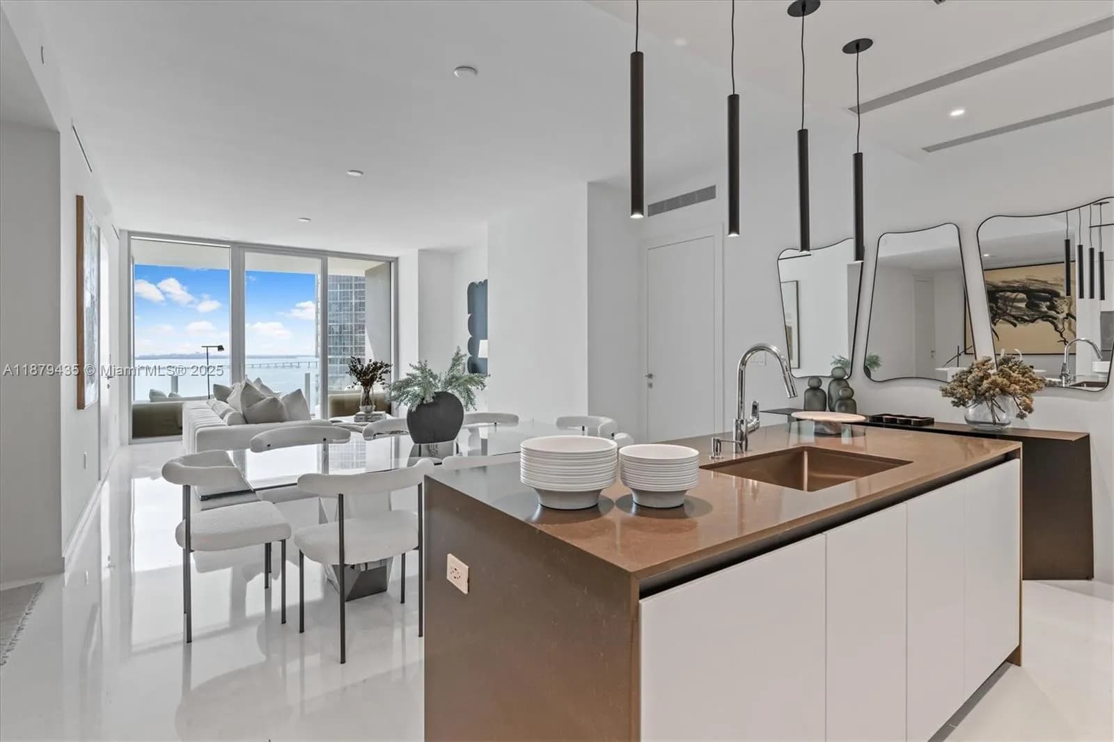 2 bedroom 3 bath for sale at 300 Biscayne Blvd Way # 2205, Miami FL 33131