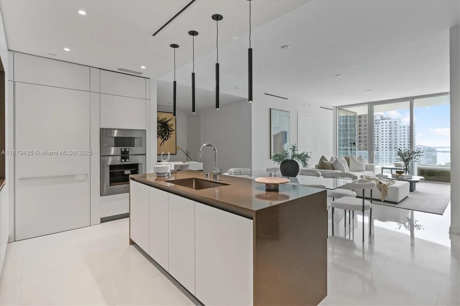 300 Biscayne Blvd Way # 2205, Miami FL 33131