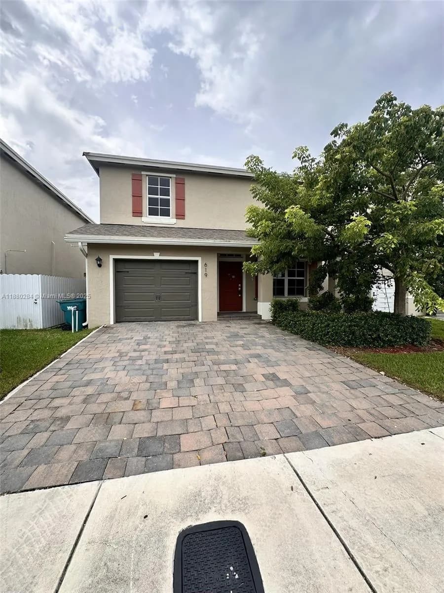 619 NE 4th St, Florida City FL 33034
