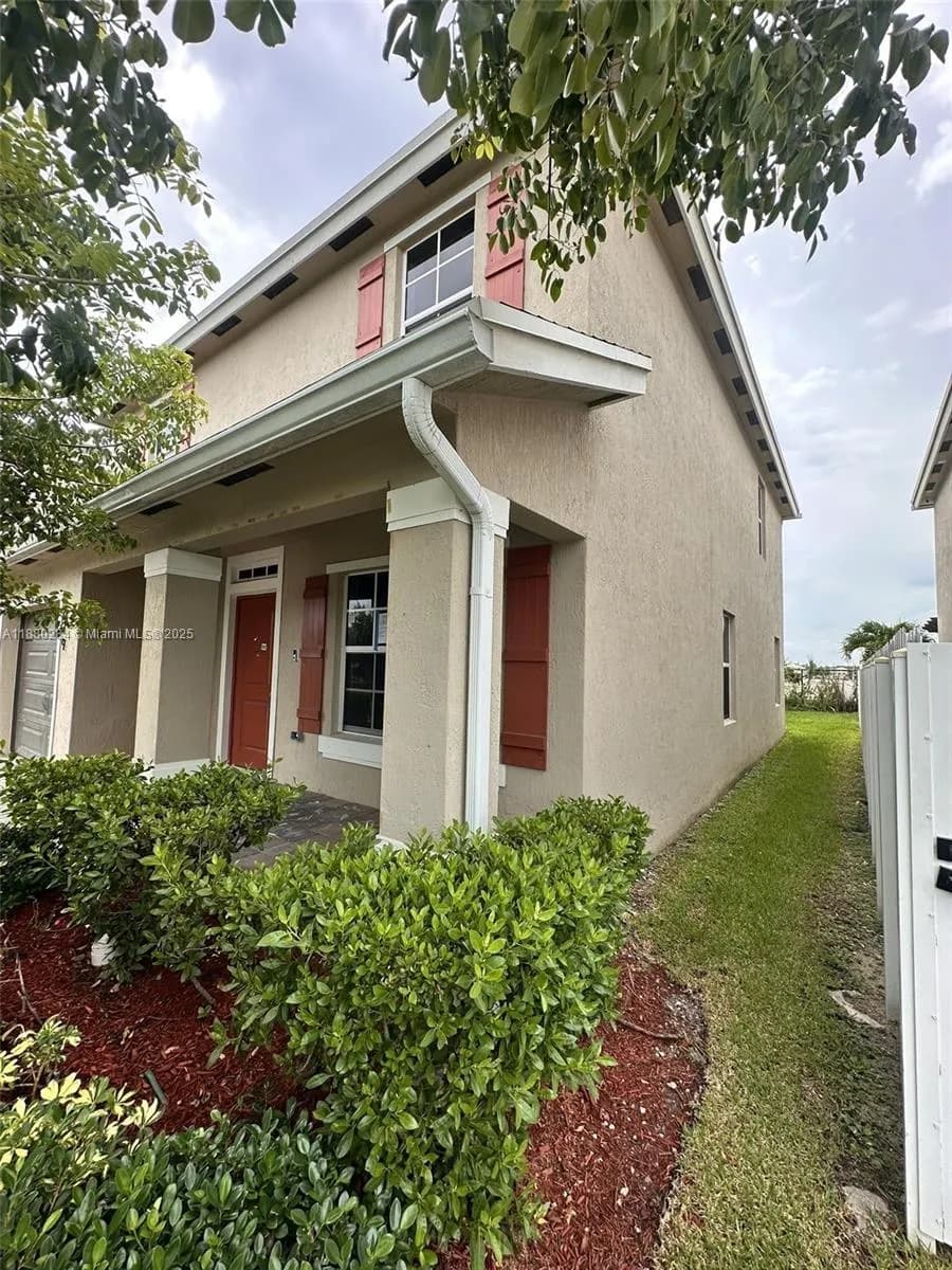 619 NE 4th St, Florida City FL 33034