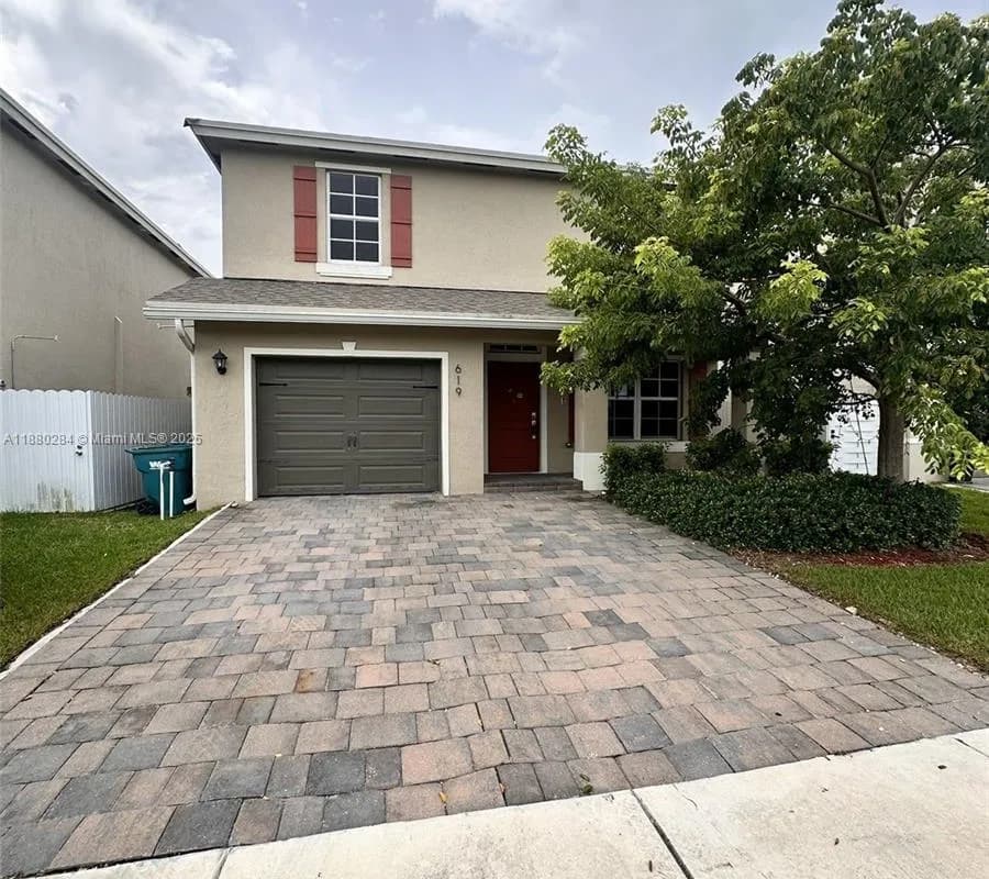 619 NE 4th St, Florida City FL 33034