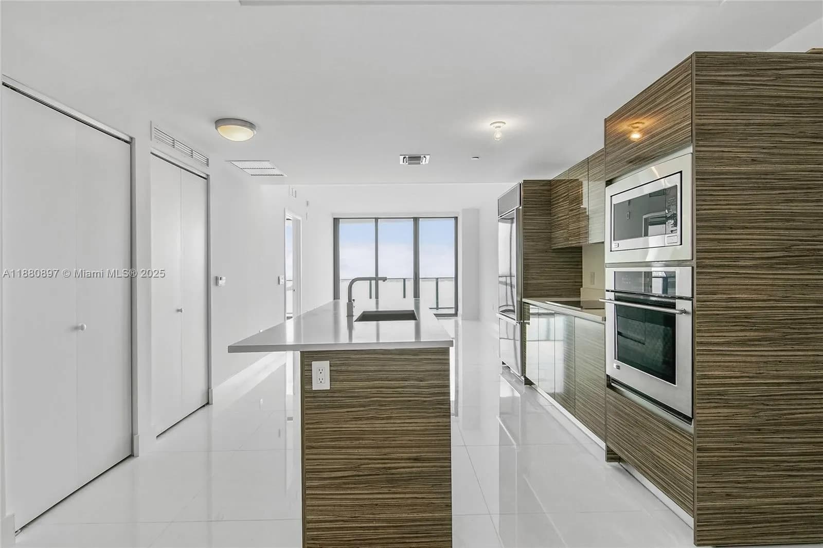 2 bedroom 2 bath for sale at 460 NE 28th St # 3507, Miami FL 33137