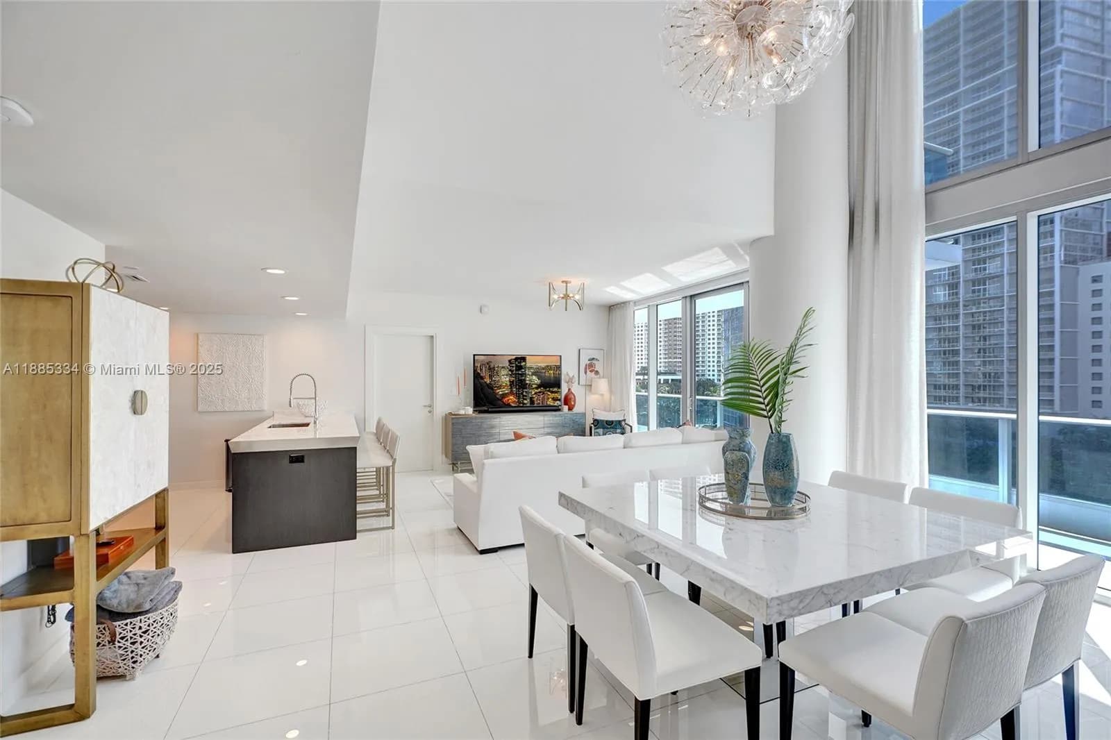 200 Biscayne Boulevard Way, Miami FL 33131