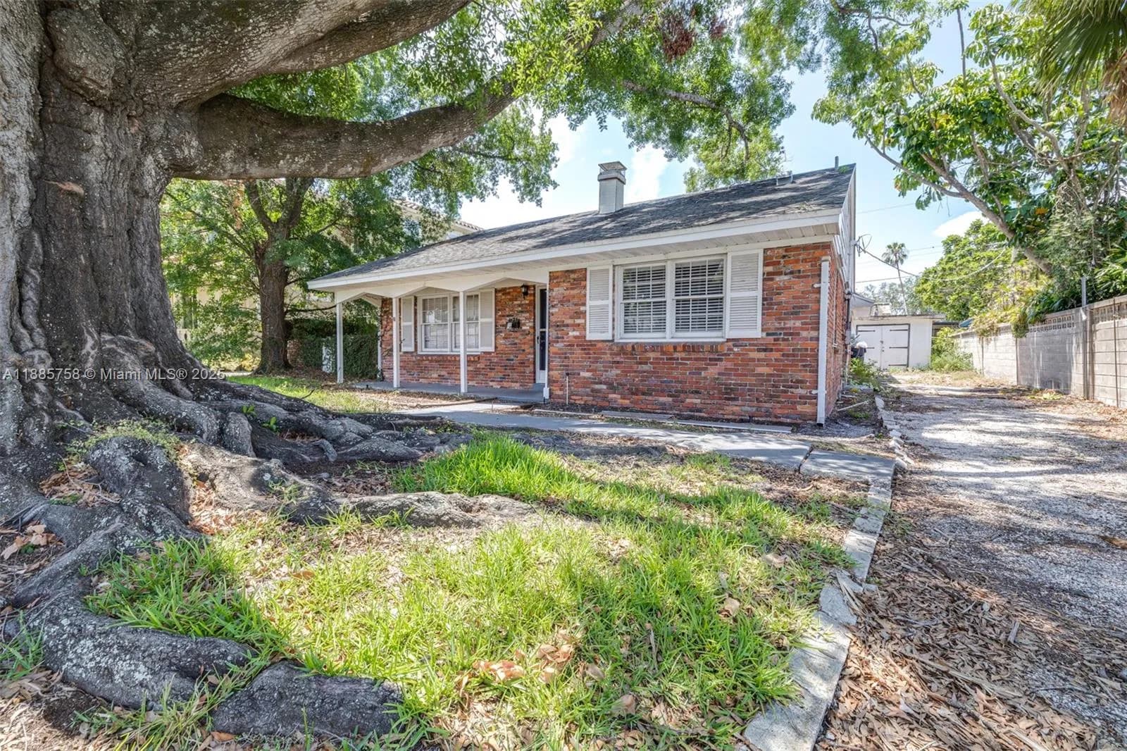 100 Huron Ave, Tampa FL 33606