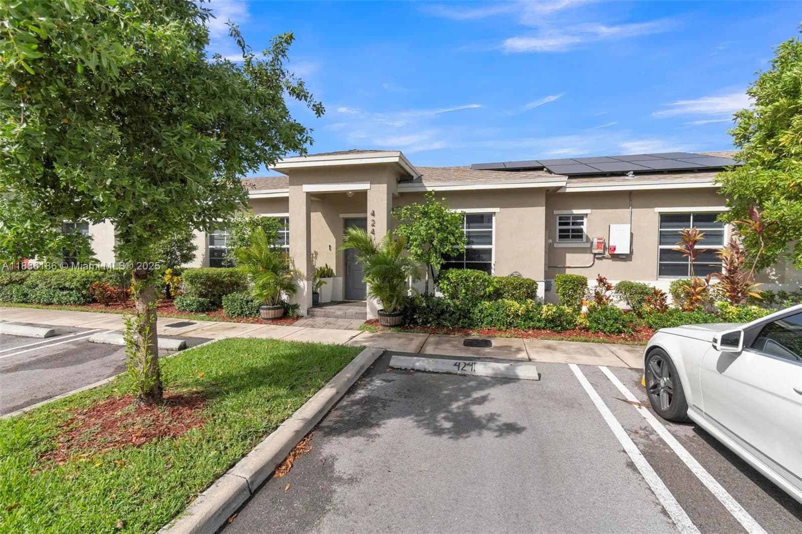424 NE 4th Ave # 424, Florida City FL 33034