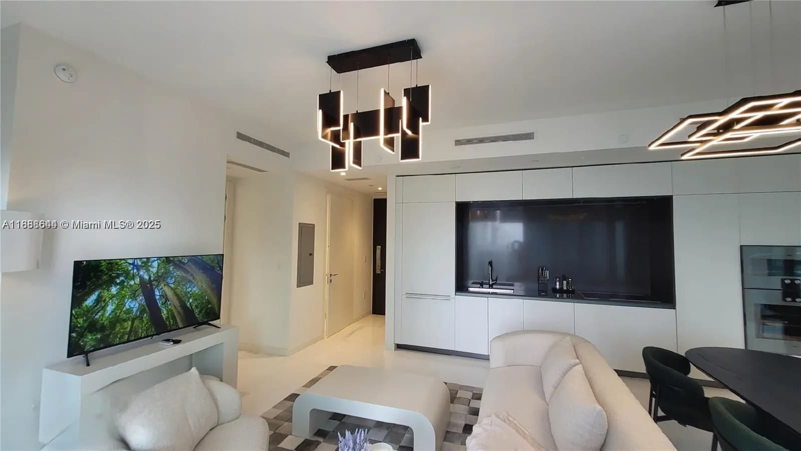 300 Biscayne blvd way # 2908, Miami FL 33131