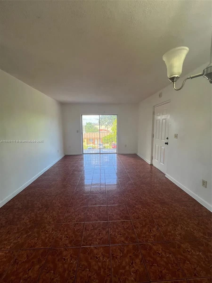 13725 NE 6th Ave # 301, North Miami FL 33161