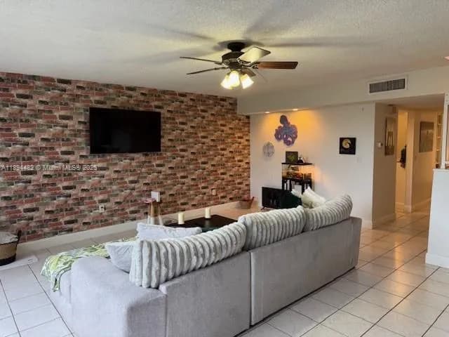 8401 W Sample Rd # 14, Coral Springs FL 33065