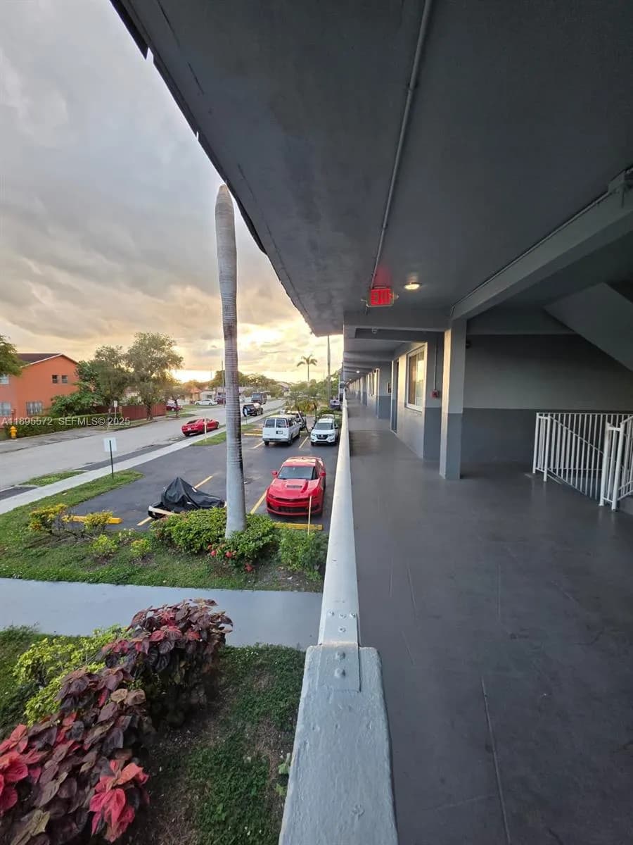 11005 SW 1st St # 207, Sweetwater FL 33174