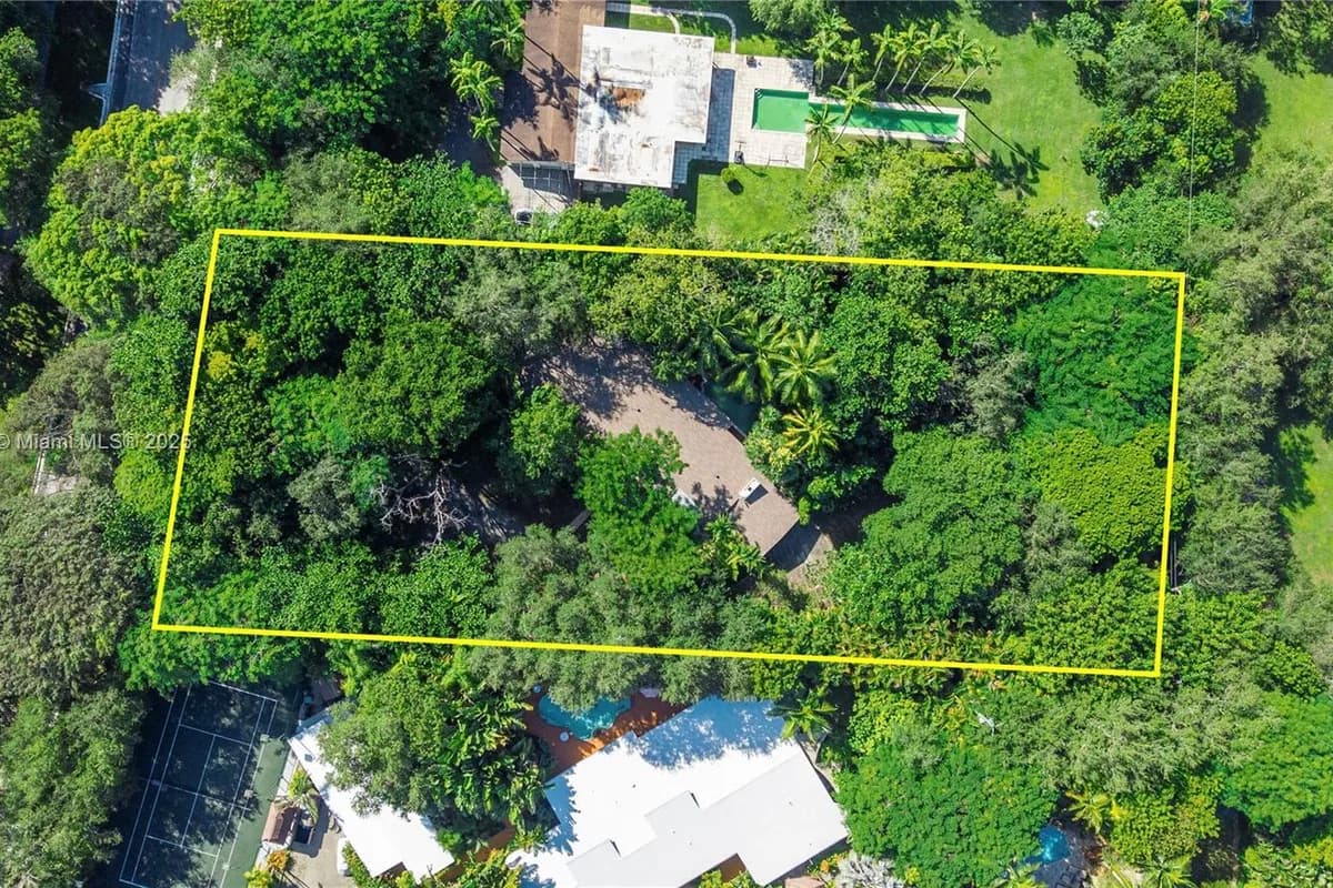 15000 Old Cutler Rd, Palmetto Bay FL 33158