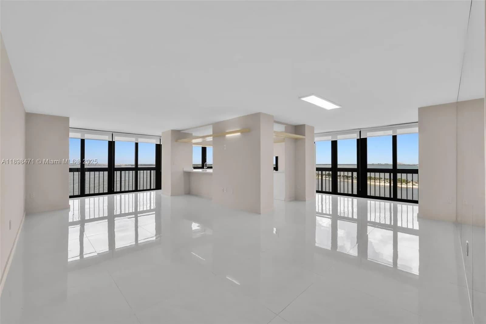 2 bedroom 2 bath for sale at 2333 Brickell Ave # 1701, Miami FL 33129