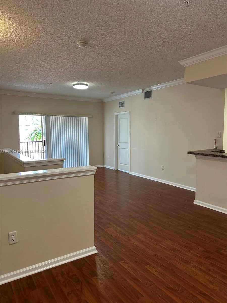 5840 W Sample Rd # 306, Coral Springs FL 33067