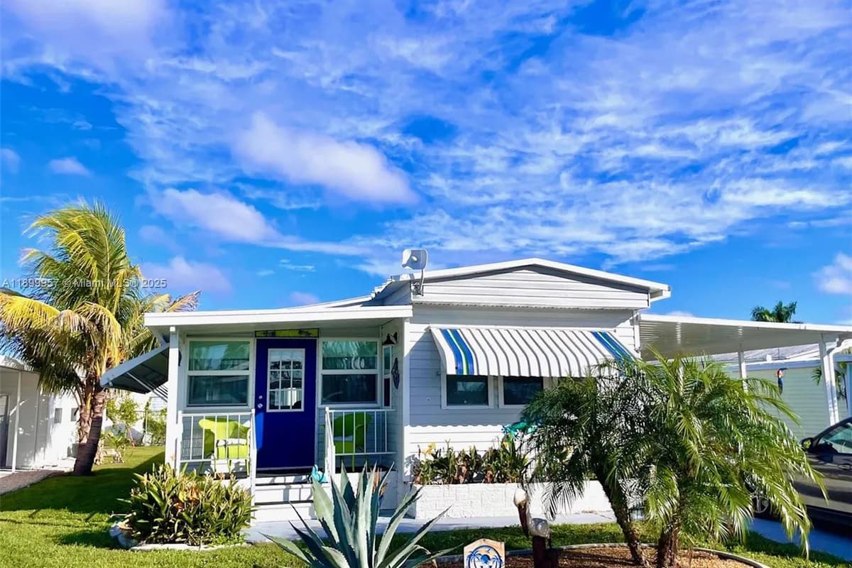 220 derwent blvd, Fort Myers FL 33908