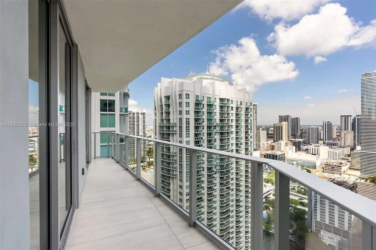 77 SE 5th Street # 2806, Miami FL 33131