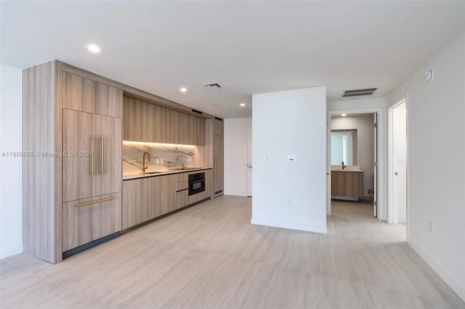 77 SE 5th Street # 2806, Miami FL 33131
