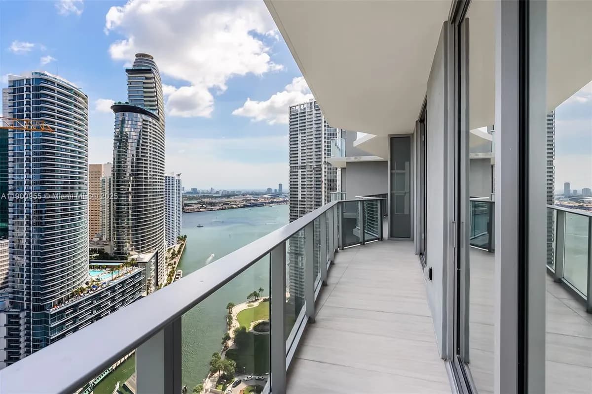 77 SE 5th Street # 2806, Miami FL 33131