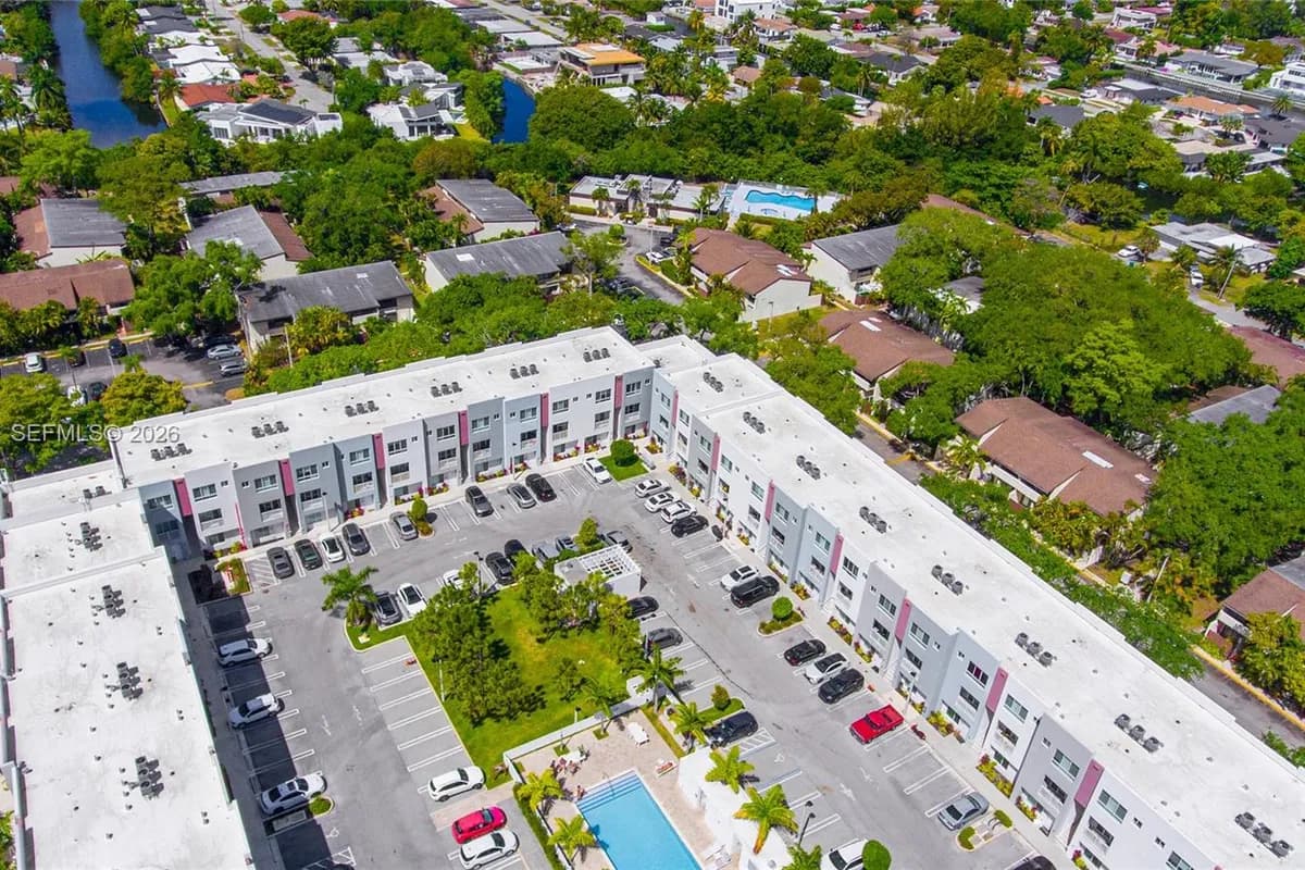 2555 NE 193rd St # 2224, Miami FL 33180
