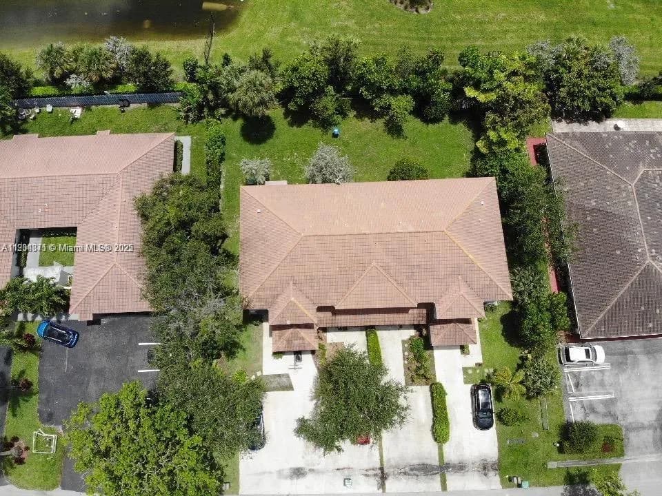 8706 NW 38th Dr, Coral Springs FL 33065