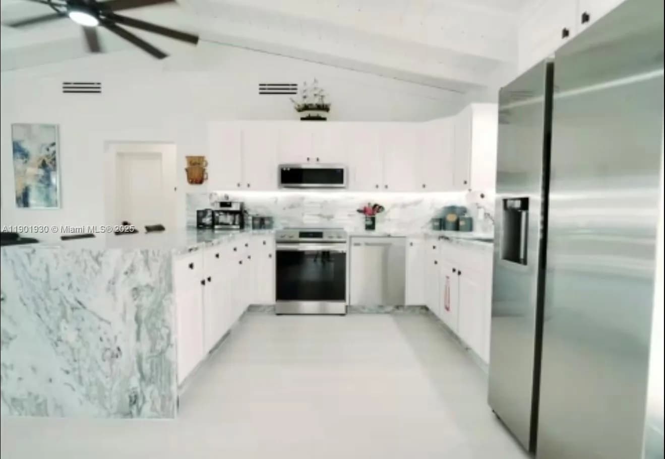 2133 Yellowtail Ave, Marathon FL 33050