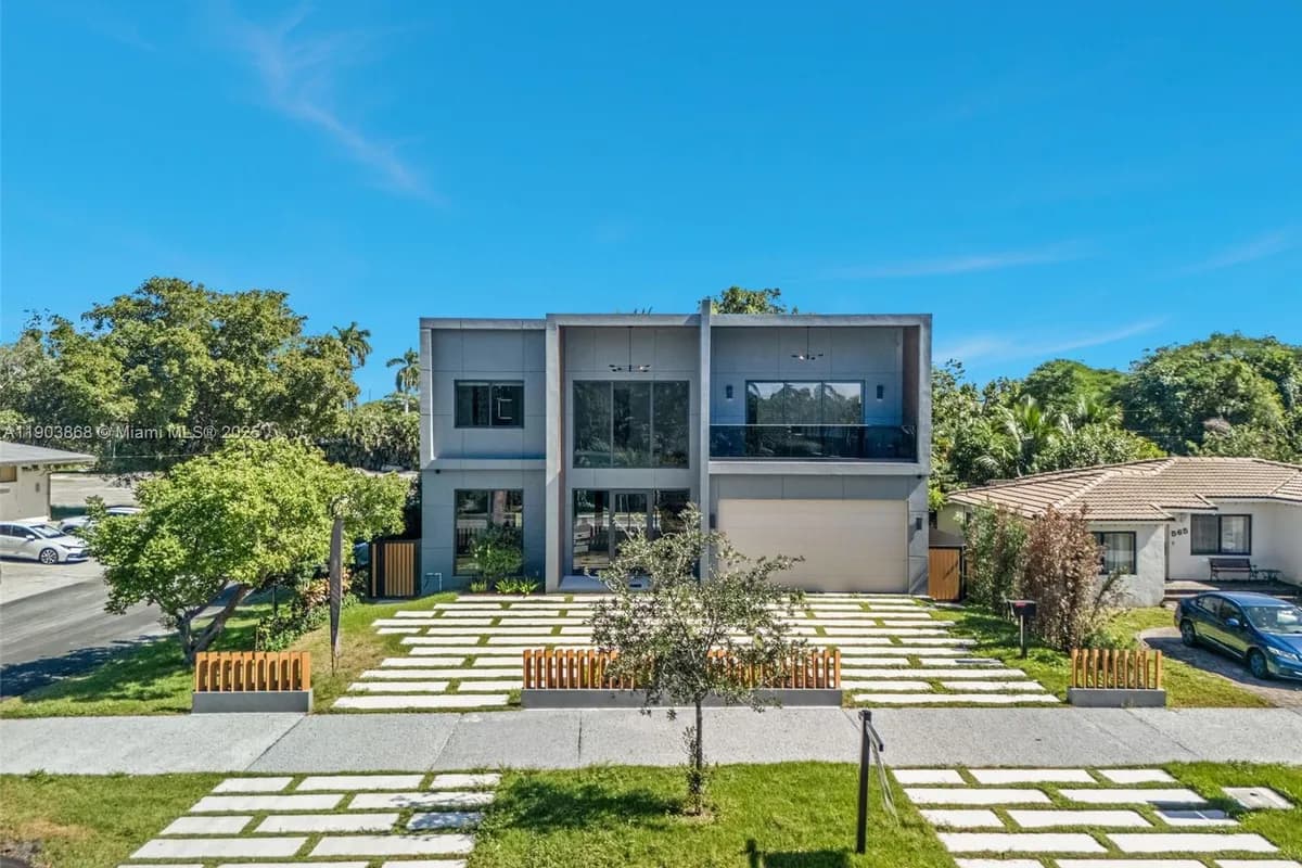 549 East Dr, Miami Springs FL 33166