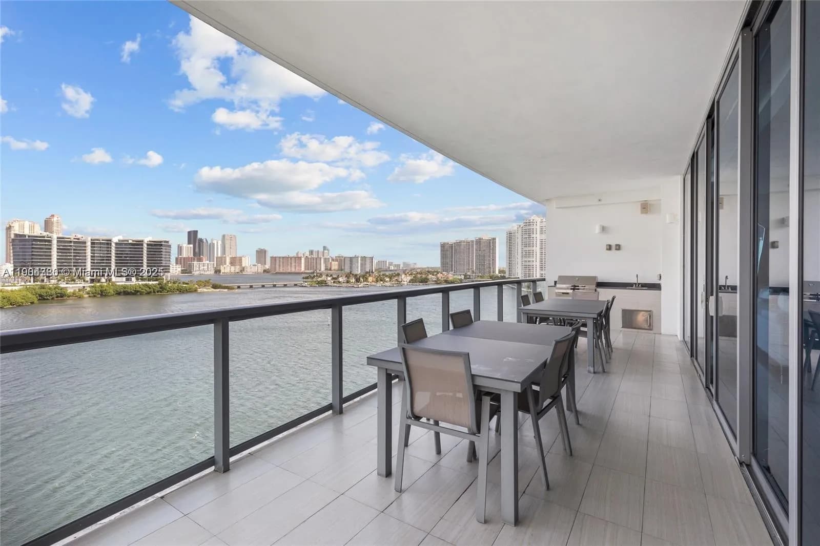 3300 NE 188th St # 818, Aventura FL 33180