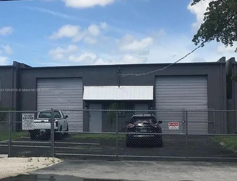 2114 SW 58th Ter, West Park FL 33023