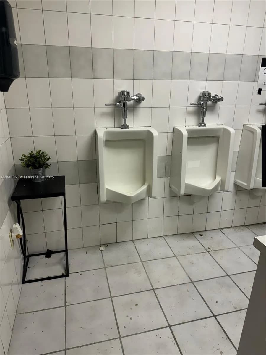 12495 NE 2nd Ave, North Miami FL 33161