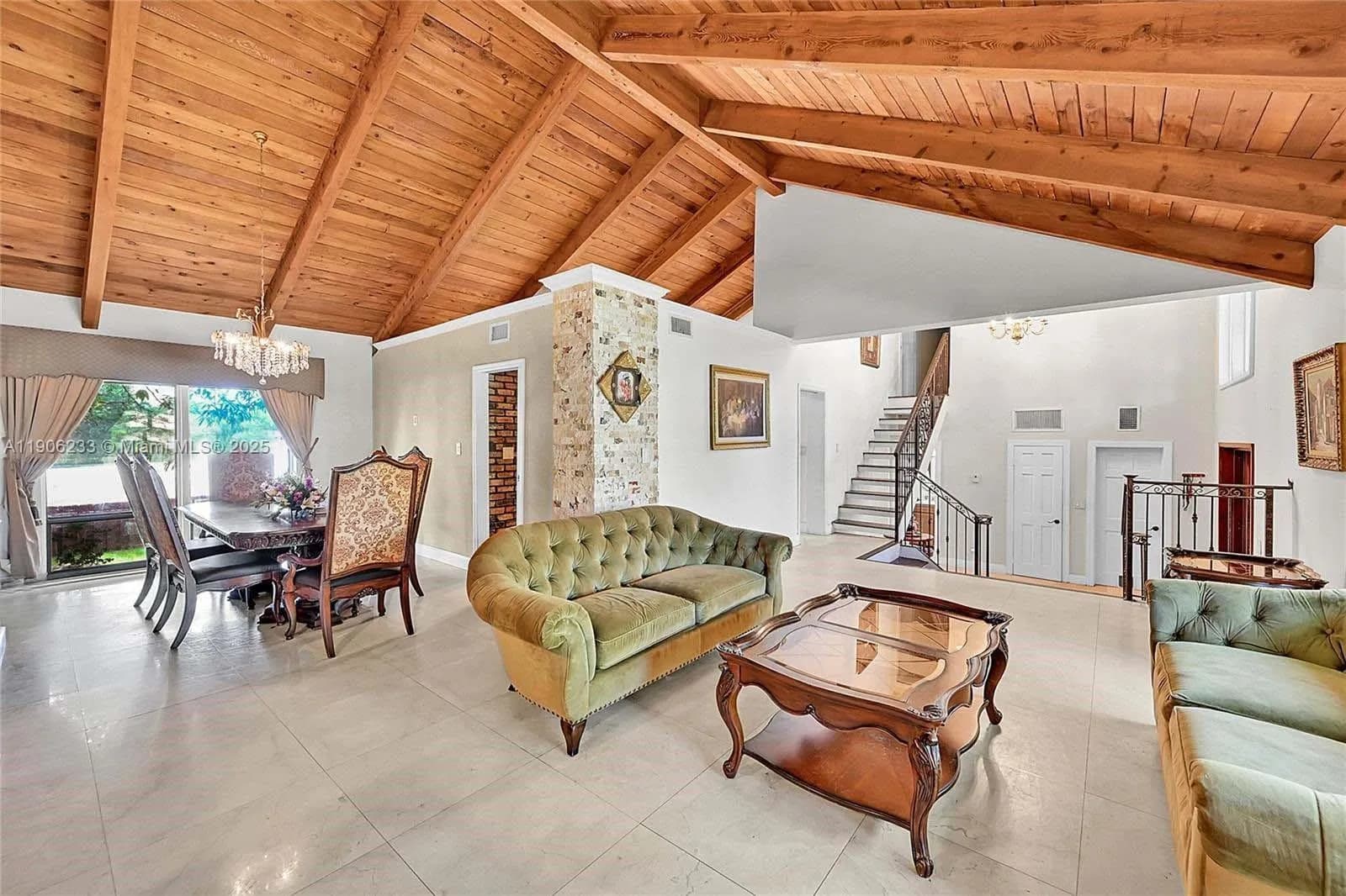 863 W Coco Plum Cir, Plantation FL 33324