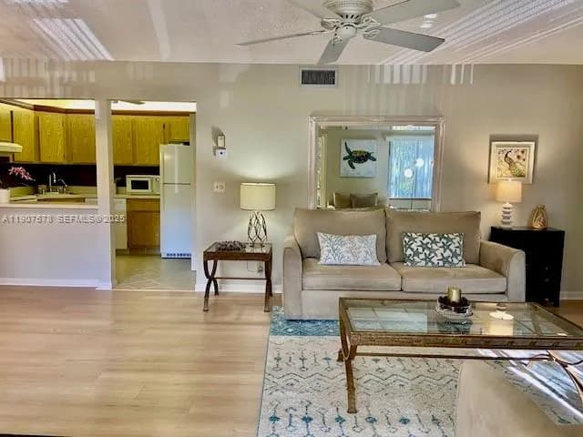 442 Pine Glen Ln # 2, Green Acres FL 33463