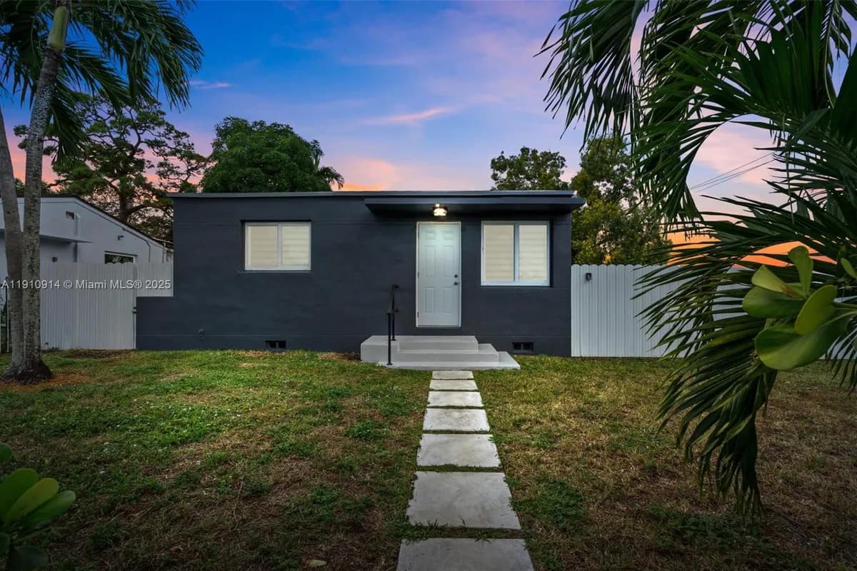 816 Codadad St, Opa-Locka FL 33054