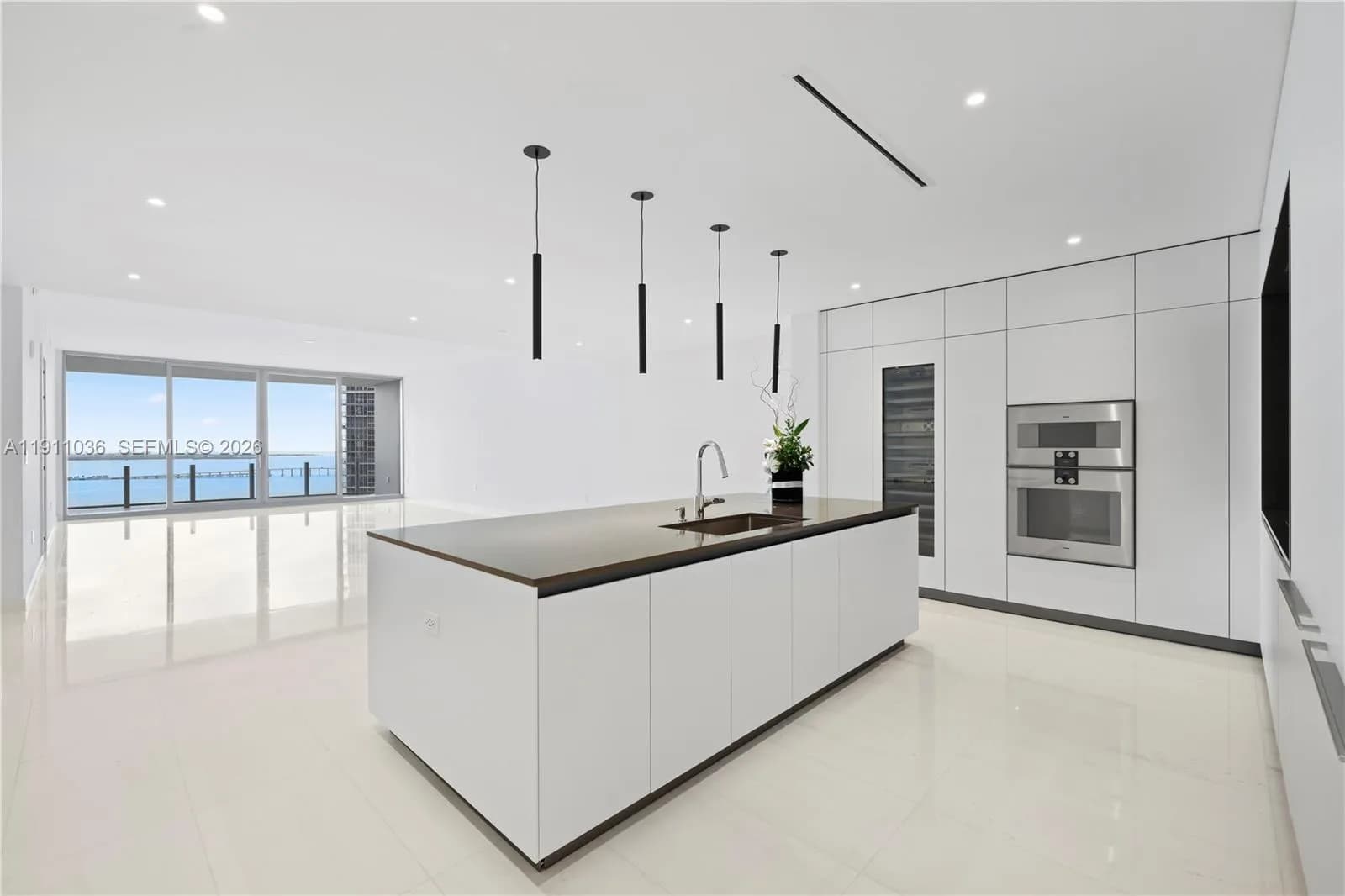 4 bedroom 5 bath for sale at 300 Biscayne Blvd Way # 3404, Miami FL 33131