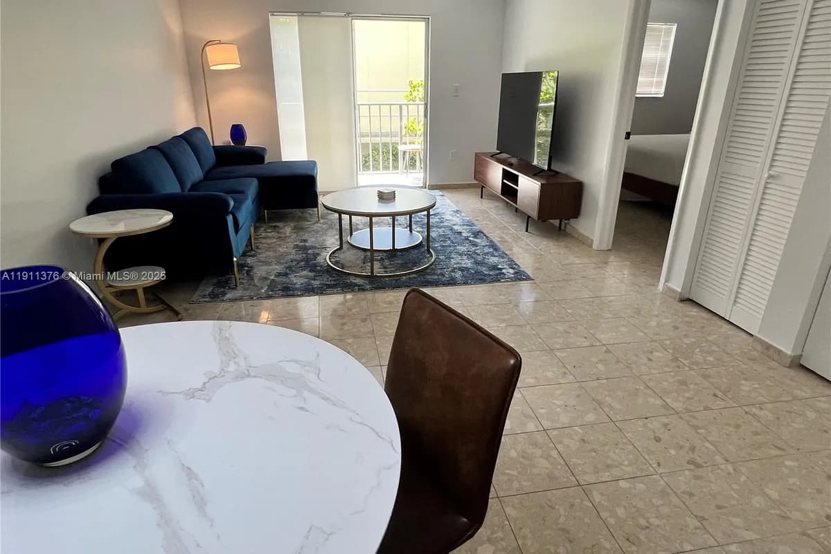 1605 Meridian Ave # 202, Miami Beach FL 33139