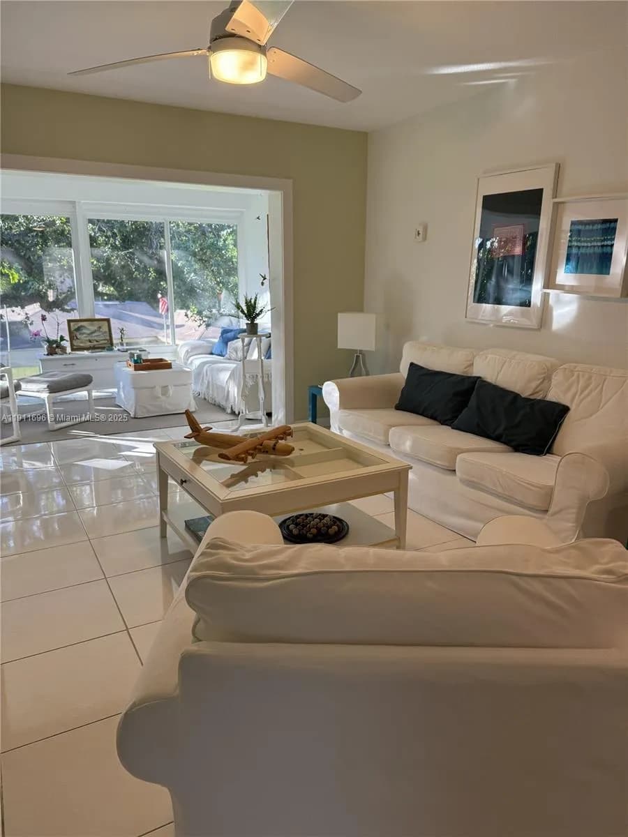 5141 W Oakland Park Blvd # 311, Lauderdale Lakes FL 33313