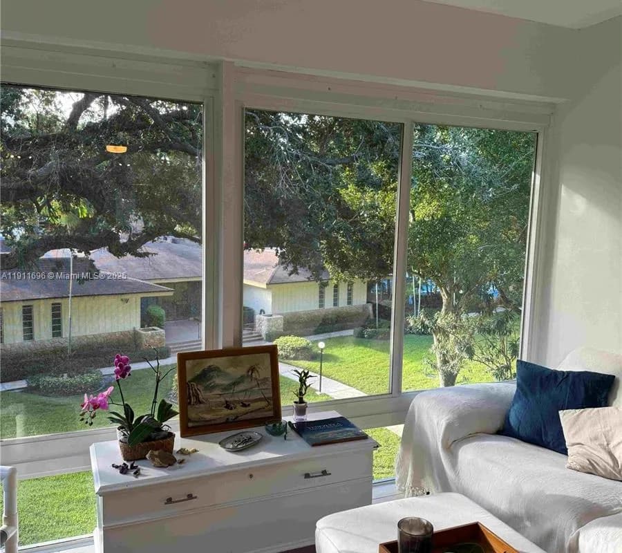 5141 W Oakland Park Blvd # 311, Lauderdale Lakes FL 33313