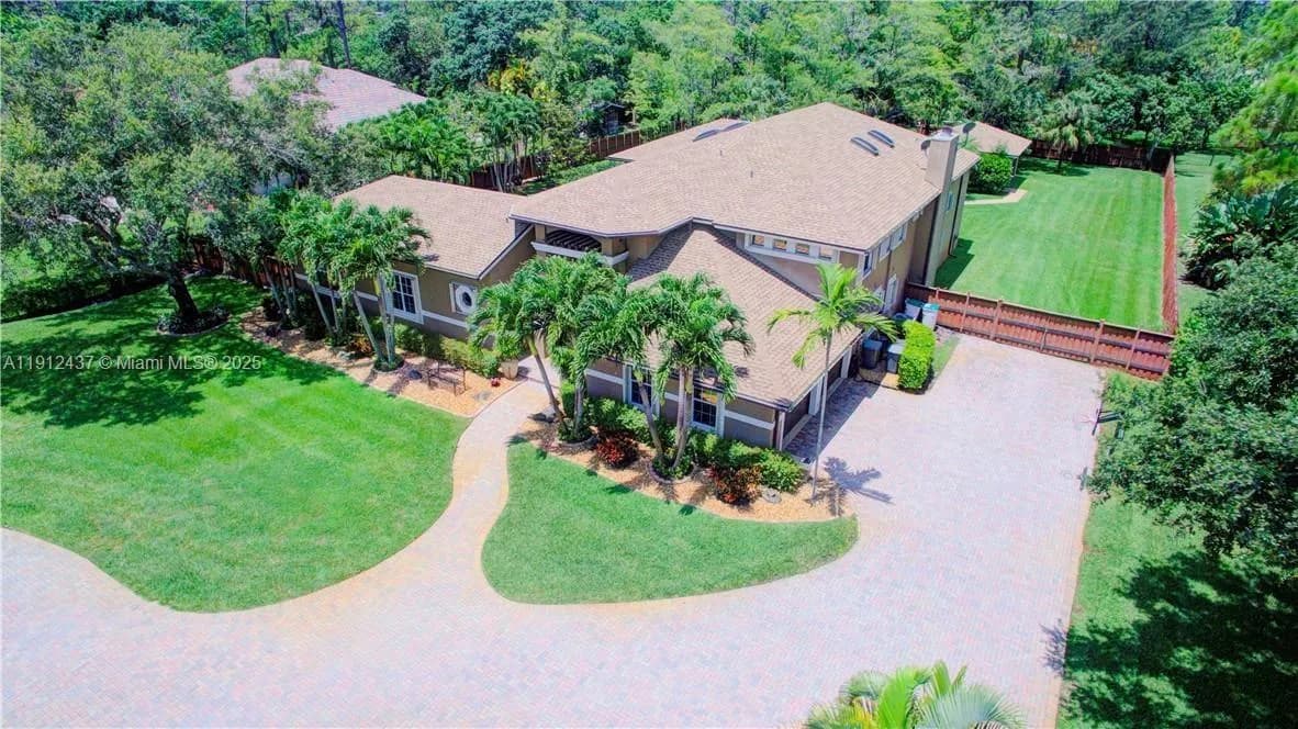 5 bedroom 4 bath for sale at 6879 NW 65th Terrace, Parkland FL 33067